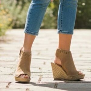 Suede Peep-toe Espadrille Wedges Tan/neutral Size 9